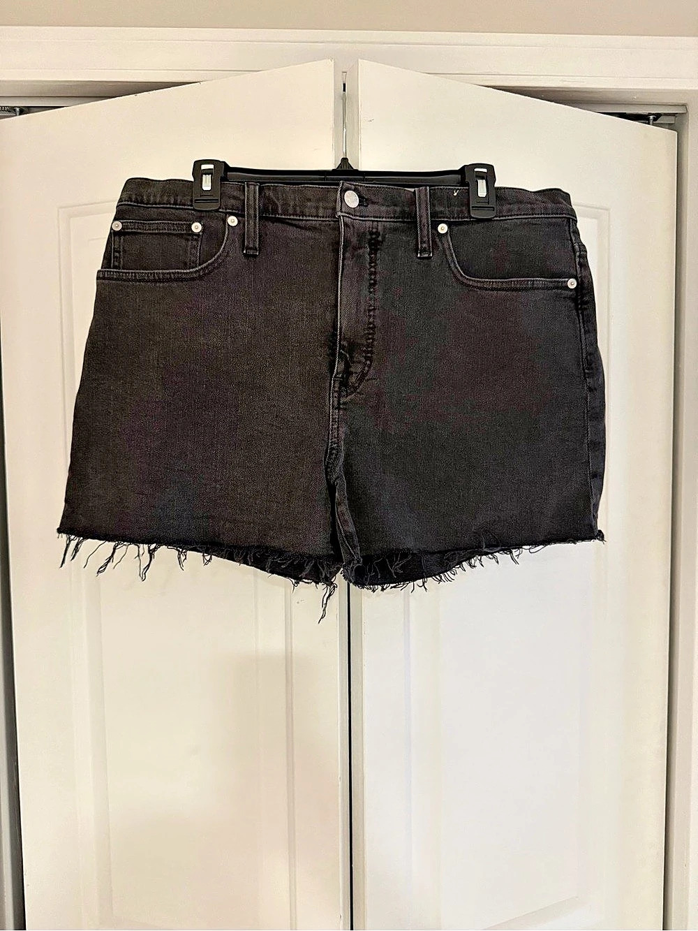 Madewell High-Rise Denim Shorts in Black Waist 32